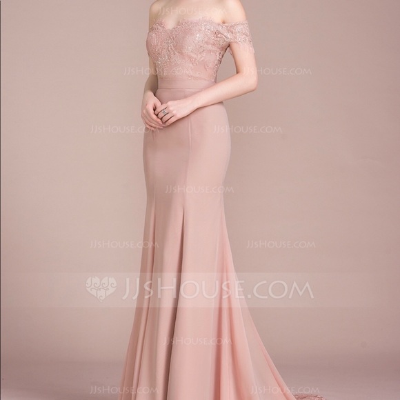 JJ’s house off the shoulder dress - Picture 7 of 8